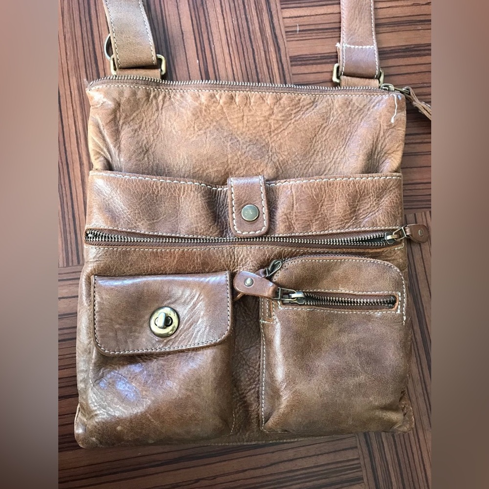 Roots Venetian Villager messenger bag.